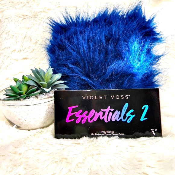 Violet Voss * Essentials 2 Palette * NEW * - Picture 2 of 7
